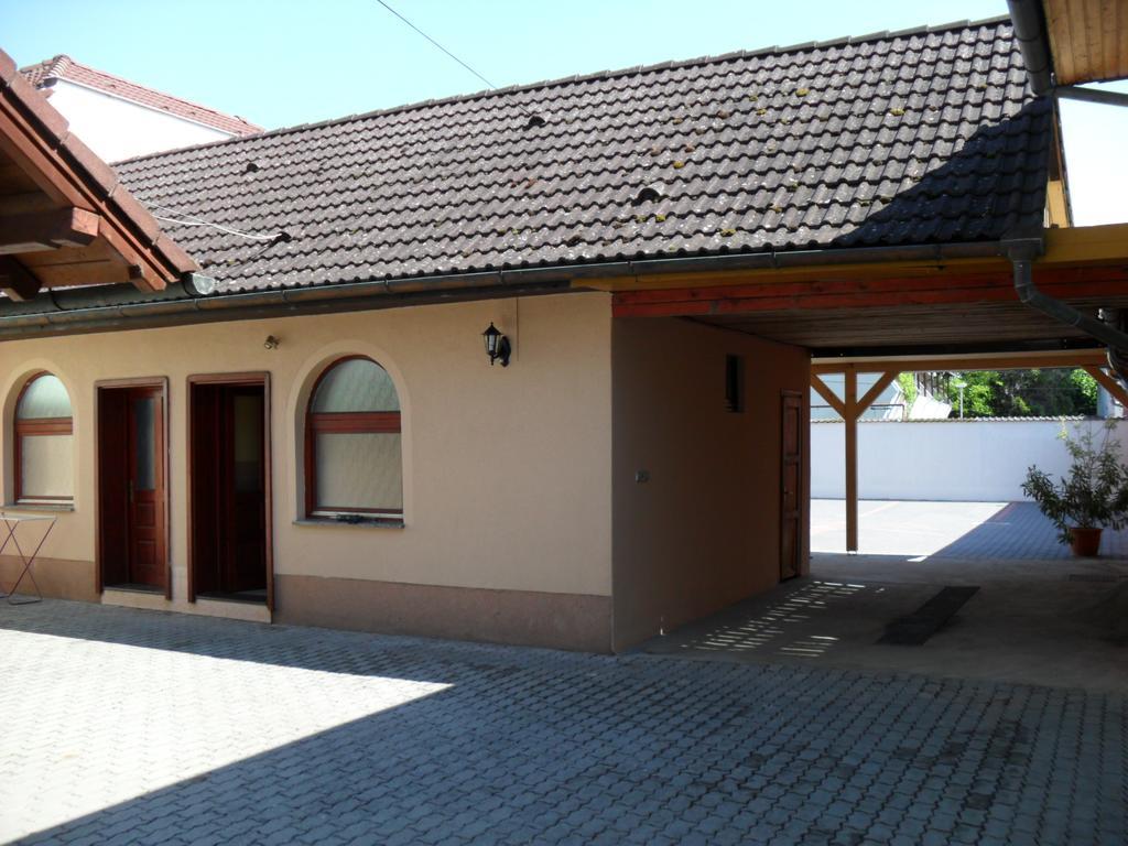 Oazis Apartman Harkány Εξωτερικό φωτογραφία